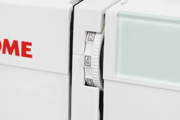 Швейная машина Janome Sewist 721 белый Швейная машина Janome Sewist 721 белый