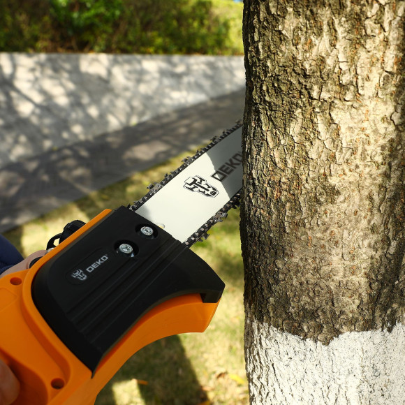 Цепная пила Deko DKEC14 от сети 1800Вт дл.шины:14" (35cm) (065-1214)