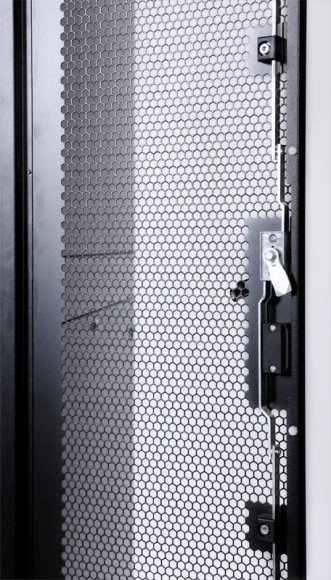 Шкаф серверный ЦМО (ШТК-СП-42.8.10-48АА-9005) напольный 42U 800x930мм пер.дв.перфор. задн.дв.перфор.2-хст. 2 бок.пан. 1350кг черный 690мм 180град. 1950мм