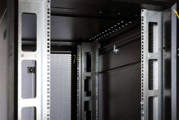 Шкаф серверный ЦМО (ШТК-СП-42.8.10-48АА-9005) напольный 42U 800x930мм пер.дв.перфор. задн.дв.перфор.2-хст. 2 бок.пан. 1350кг черный 690мм 180град. 1950мм