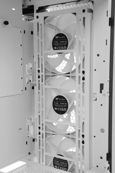 Корпус Thermaltake Ceres 500 TG ARGB белый без БП ATX 7x120mm 3x140mm 2xUSB3.0 audio bott PSU