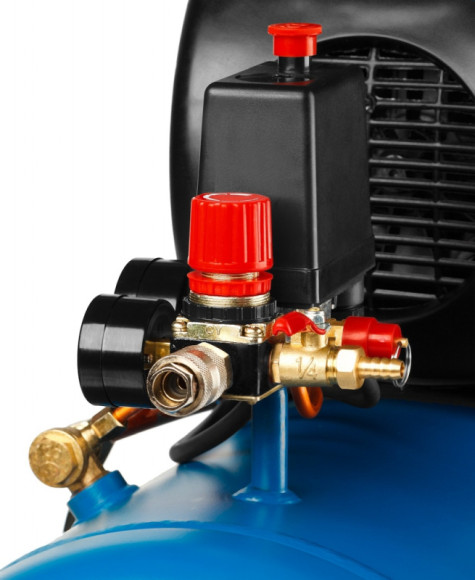 Компрессор поршневой Зубр Профессионал ЗКПМ-240-50-1.5 масляный 240л/мин 50л 1500Вт синий/черный