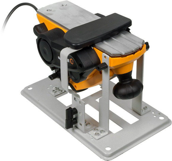 Рубанок Вихрь Р-82СТ 1100Вт 82мм 16000об/мин Рубанок Вихрь Р-82СТ 1100Вт 82мм 16000об/мин