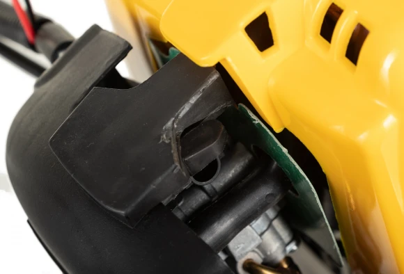 Триммер бензиновый Champion T374FS 1000Вт 1.36л.с. неразбор.штан. реж.эл.:леска/нож Триммер бензиновый Champion T374FS 1000Вт 1.36л.с. неразбор.штан. реж.эл.:леска/нож