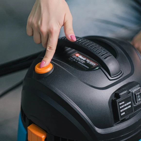 Строительный пылесос Bort BSS BSS-1220-M 1200Вт (уборка: сухая/сбор воды) синий Строительный пылесос Bort BSS BSS-1220-M 1200Вт (уборка: сухая/сбор воды) синий