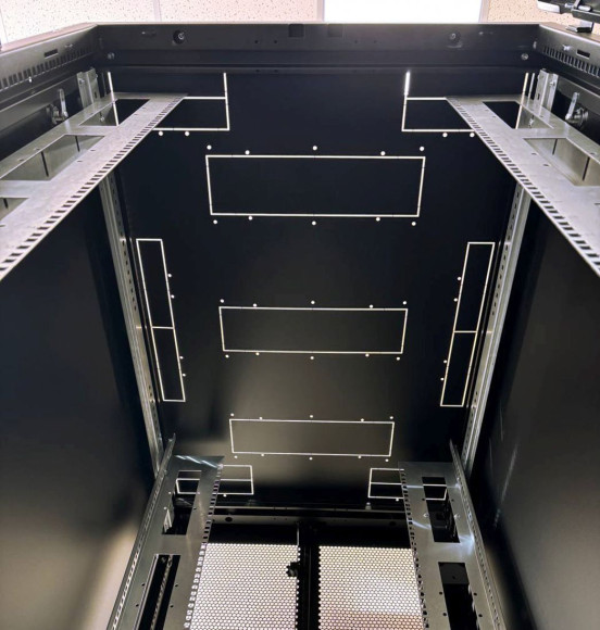 Шкаф серверный ЦМО (ШТК-М-42.6.10-44АА-9005) напольный 42U 600x1000мм пер.дв.перфор. задн.дв.перфор. 2 бок.пан. 550кг черный 855мм 121кг 180град. 2030мм сталь Шкаф серверный ЦМО (ШТК-М-42.6.10-44АА-9005) напольный 42U 600x1000мм пер.дв.перфор. задн.дв.перфор. 2 бок.пан. 550кг черный 855мм 121кг 180град. 2030мм сталь