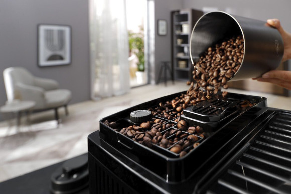 Кофемашина Delonghi Magnifica S ECAM230.13.B 1450Вт черный