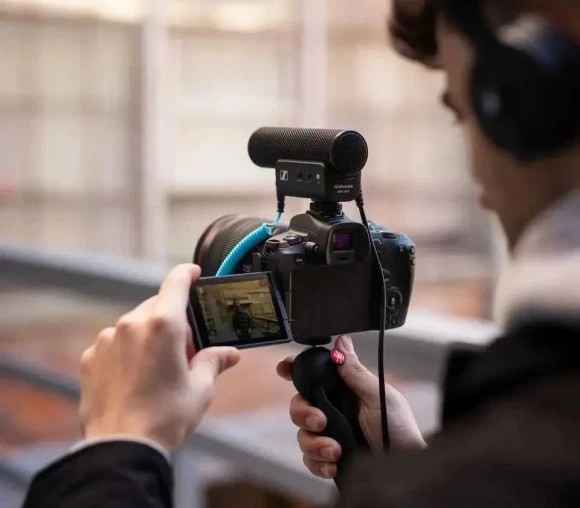 Микрофон проводной Sennheiser MKE 400 Mobile Kit 0.067м черный