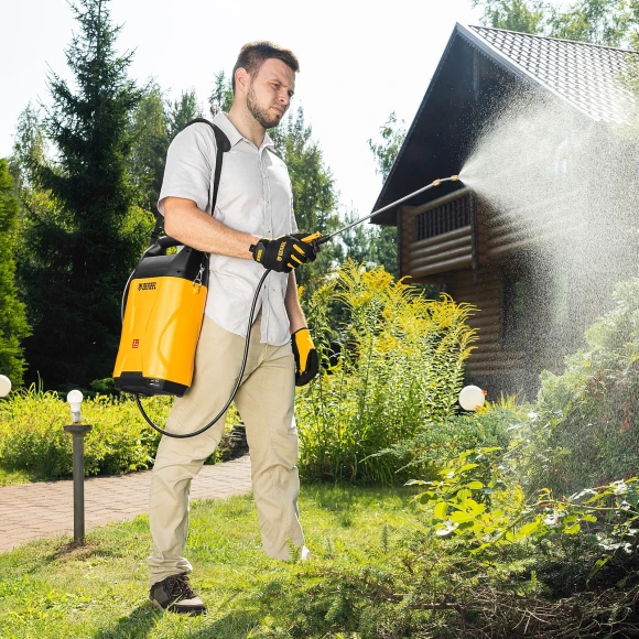 Опрыскиватель Denzel D-8LI аккум. наполь. 8л желтый/черный (64795)