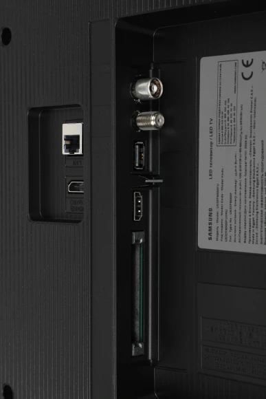 Телевизор LED Samsung 32" UE32F6000FUXRU черный FULL HD 60Hz DVB-T2 DVB-C DVB-S2 USB WiFi Smart TV