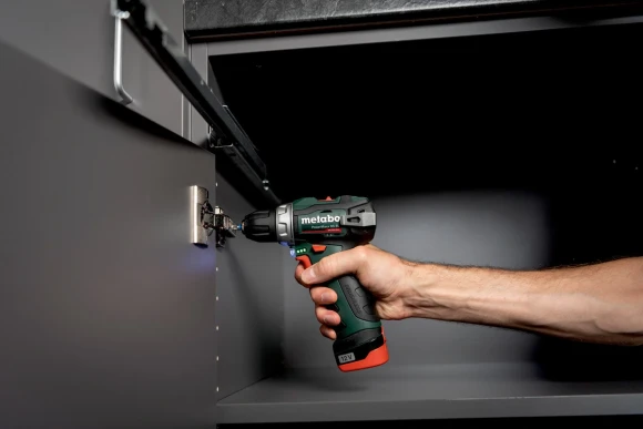 Дрель-шуруповерт Metabo PowerMaxx BS 12 BL аккум. патрон:быстрозажимной (кейс в комплекте) (601721500)