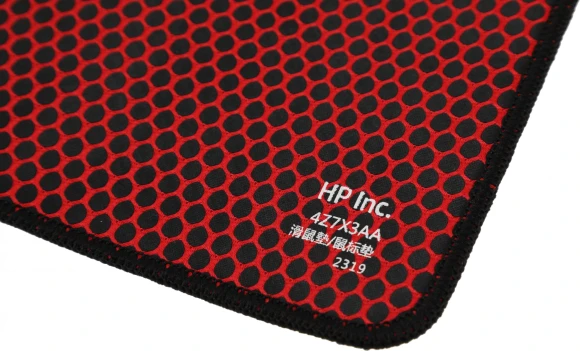 Коврик для мыши HyperX Pulsefire Средний черный/рисунок 360x4x300мм (4Z7X3AA) Коврик для мыши HyperX Pulsefire Средний черный/рисунок 360x4x300мм (4Z7X3AA)