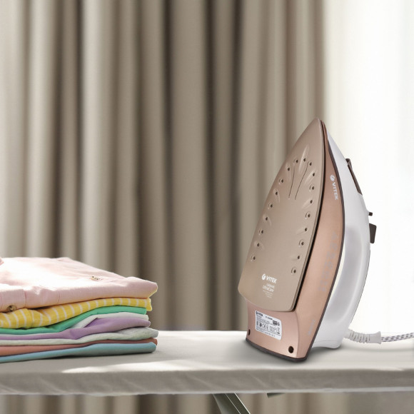 Утюг Vitek 1209-VT-03 2400Вт коричневый/белый