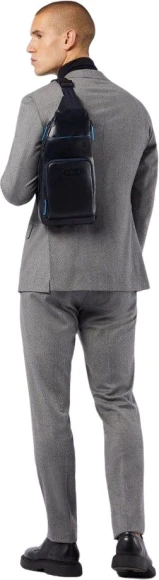 Рюкзак слинг Piquadro Blue Square Revamp CA5577B2V/BLU синий кожа Рюкзак слинг Piquadro Blue Square Revamp CA5577B2V/BLU синий кожа