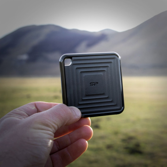 Накопитель SSD Silicon Power USB-C 1Tb SP010TBPSDPC60CK PC60 1.8" черный Накопитель SSD Silicon Power USB-C 1Tb SP010TBPSDPC60CK PC60 1.8" черный