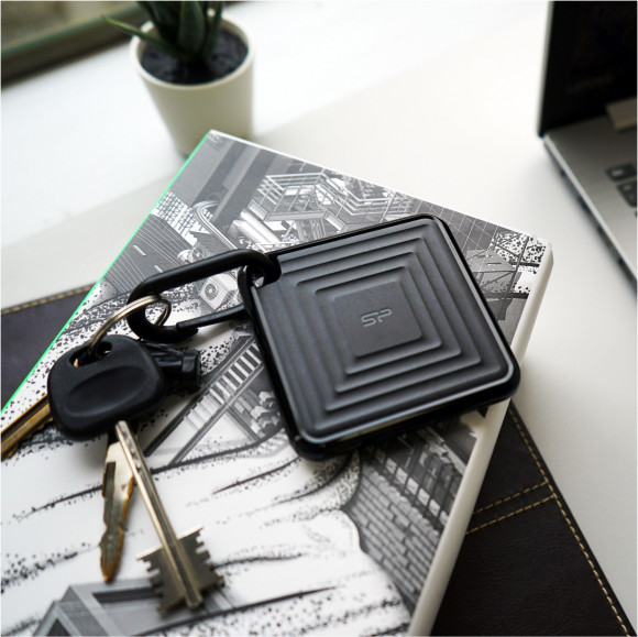 Накопитель SSD Silicon Power USB-C 1Tb SP010TBPSDPC60CK PC60 1.8" черный Накопитель SSD Silicon Power USB-C 1Tb SP010TBPSDPC60CK PC60 1.8" черный