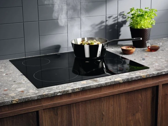 Индукционная варочная поверхность Electrolux LIB60420CK черный Индукционная варочная поверхность Electrolux LIB60420CK черный