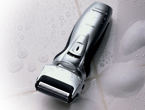 Бритва сетчатая Panasonic ES-RW30CM реж.эл.:2 питан.:аккум. серебристый/черный Бритва сетчатая Panasonic ES-RW30CM реж.эл.:2 питан.:аккум. серебристый/черный
