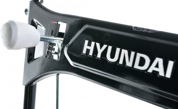 Снегоуборщик бензин. Hyundai S 5556 5.5л.с. Снегоуборщик бензин. Hyundai S 5556 5.5л.с.