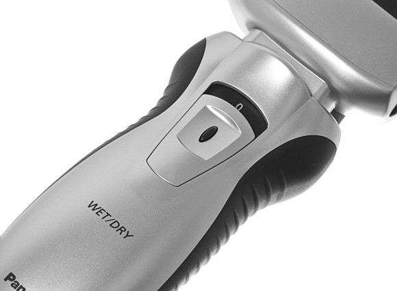 Бритва сетчатая Panasonic ES-RW30CM реж.эл.:2 питан.:аккум. серебристый/черный