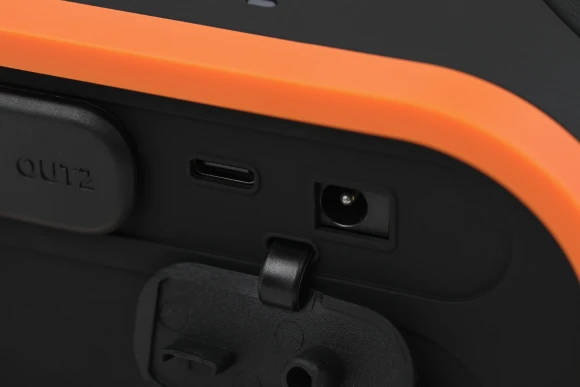 Электростанция портативная TopON TOP-X100 96000mAh 3A QC3.0 3xUSB черный/оранжевый (чехол в комплекте) (102705)