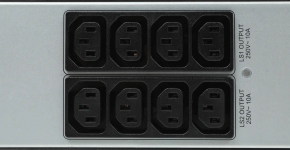 Источник бесперебойного питания Ippon Smart Winner II 2000 1800Вт 2000ВА черный