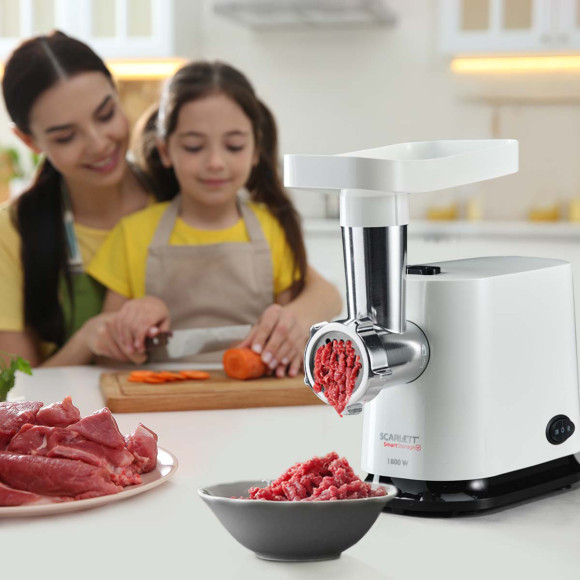 Мясорубка Scarlett SC-MG45S65 1800Вт белый Мясорубка Scarlett SC-MG45S65 1800Вт белый