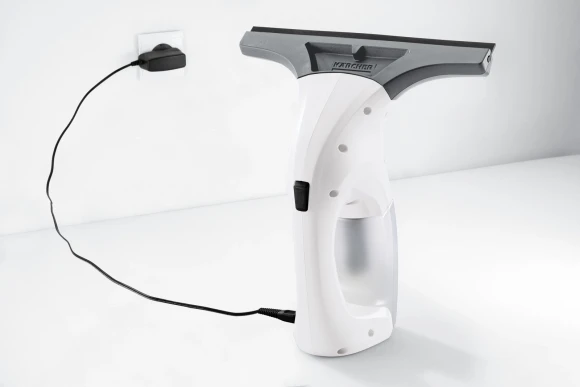 Мойщик окон Karcher WV 1 Plus Frame Edition шир.скреб.:250мм пит.:от аккум. белый/серый Мойщик окон Karcher WV 1 Plus Frame Edition шир.скреб.:250мм пит.:от аккум. белый/серый