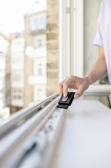 Мойщик окон Karcher WV 1 Plus Frame Edition шир.скреб.:250мм пит.:от аккум. белый/серый Мойщик окон Karcher WV 1 Plus Frame Edition шир.скреб.:250мм пит.:от аккум. белый/серый