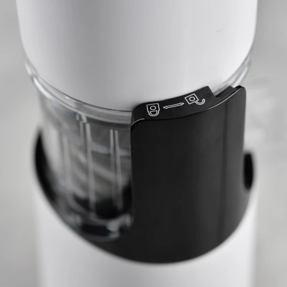 Соковыжималка шнековая Scarlett DailyPress SC-JE50S59 130Вт рез.сок.:600мл. белый