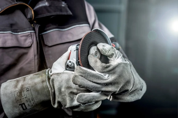 Углошлифовальная машина Metabo WE17-125 1750Вт 11000об/мин рез.шпин.:M14 d=125мм (601086000) Углошлифовальная машина Metabo WE17-125 1750Вт 11000об/мин рез.шпин.:M14 d=125мм (601086000)
