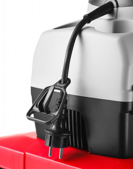 Садовый измельчитель Зубр ЗИЭ-44-2800 2800Вт 60об/мин Садовый измельчитель Зубр ЗИЭ-44-2800 2800Вт 60об/мин