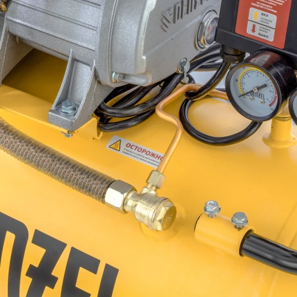 Компрессор поршневой Denzel DKV2200/50,Х-PRO масляный 400л/мин 50л 2200Вт желтый/черный