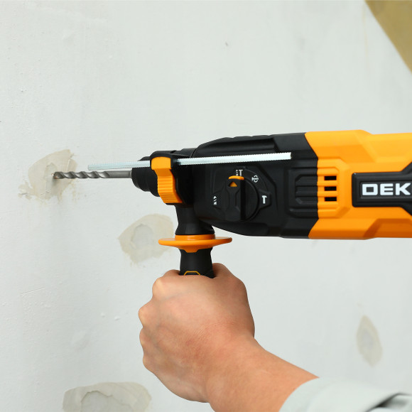 Перфоратор Deko DKH850W патрон:SDS-plus уд.:3Дж 850Вт (кейс в комплекте) Перфоратор Deko DKH850W патрон:SDS-plus уд.:3Дж 850Вт (кейс в комплекте)