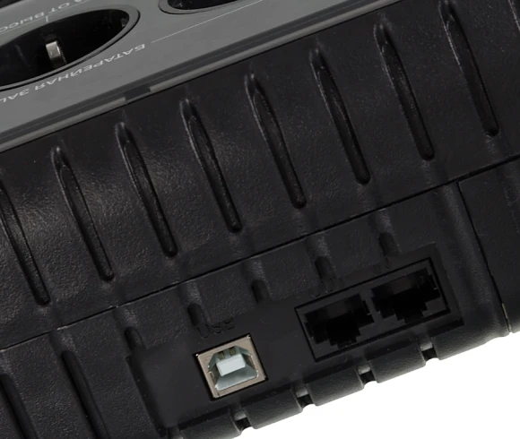 Источник бесперебойного питания Powercom WOW 850U 425Вт 850ВА черный