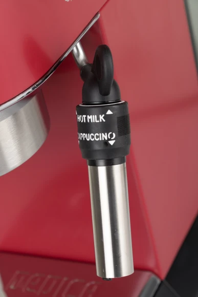 Кофеварка рожковая Delonghi EC685.R 1350Вт красный Кофеварка рожковая Delonghi EC685.R 1350Вт красный