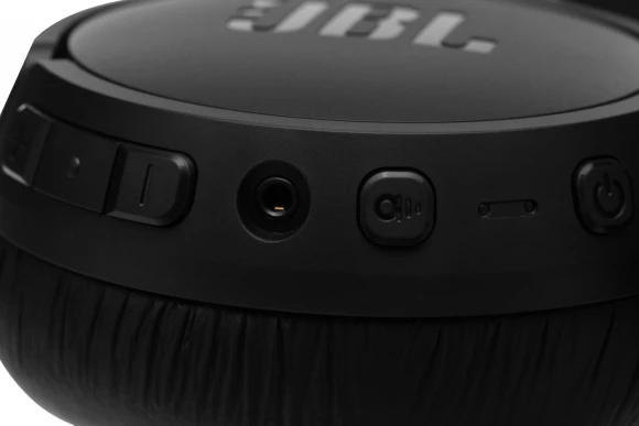 Гарнитура накладные JBL Tune 670NC черный беспроводные bluetooth оголовье (JBLT670NCBLK) Гарнитура накладные JBL Tune 670NC черный беспроводные bluetooth оголовье (JBLT670NCBLK)