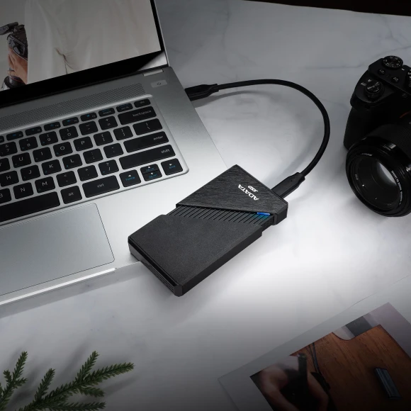 Накопитель SSD A-Data USB-C 4.0 4TB SE920-4TCBK SE920 2.5" черный Накопитель SSD A-Data USB-C 4.0 4TB SE920-4TCBK SE920 2.5" черный