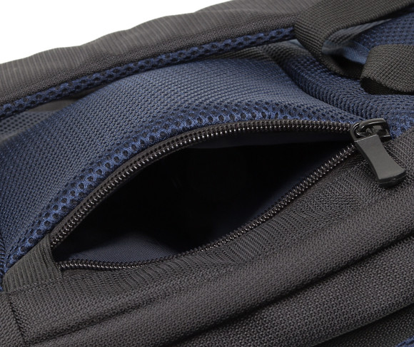 Рюкзак для ноутбука 17" Riva 8460 черный полиэстер (8460 BLACK)