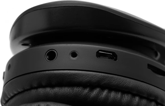 Гарнитура накладные Digma BT-17 черный беспроводные bluetooth оголовье (BT17B) Гарнитура накладные Digma BT-17 черный беспроводные bluetooth оголовье (BT17B)