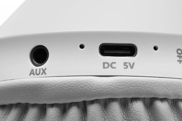 Наушники мониторные A4Tech 2Drumtek BH300 1м белый/серый беспроводные bluetooth оголовье (BH300 GRAYISH WHITE) Наушники мониторные A4Tech 2Drumtek BH300 1м белый/серый беспроводные bluetooth оголовье (BH300 GRAYISH WHITE)