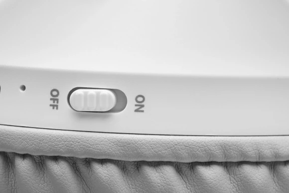 Наушники мониторные A4Tech 2Drumtek BH300 1м белый/серый беспроводные bluetooth оголовье (BH300 GRAYISH WHITE) Наушники мониторные A4Tech 2Drumtek BH300 1м белый/серый беспроводные bluetooth оголовье (BH300 GRAYISH WHITE)