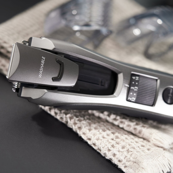 Машинка для стрижки Panasonic ER-GB80 серебристый (насадок в компл:3шт) Машинка для стрижки Panasonic ER-GB80 серебристый (насадок в компл:3шт)