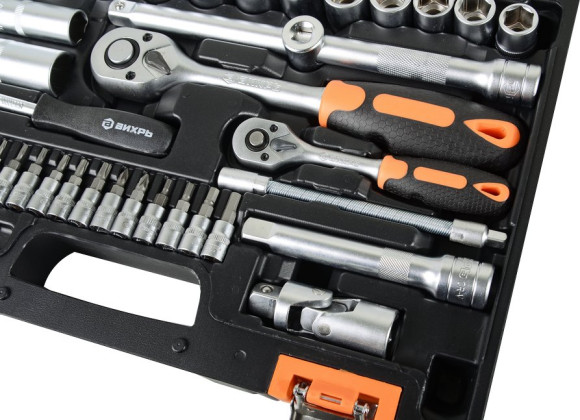 Набор инструментов Вихрь Авто 82 предмета (жесткий кейс)