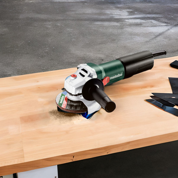 Углошлифовальная машина Metabo WEQ 1400-125 1400Вт 11500об/мин рез.шпин.:M14 d=125мм (600347000) Углошлифовальная машина Metabo WEQ 1400-125 1400Вт 11500об/мин рез.шпин.:M14 d=125мм (600347000)