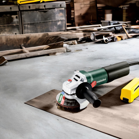 Углошлифовальная машина Metabo WEQ 1400-125 1400Вт 11500об/мин рез.шпин.:M14 d=125мм (600347000) Углошлифовальная машина Metabo WEQ 1400-125 1400Вт 11500об/мин рез.шпин.:M14 d=125мм (600347000)