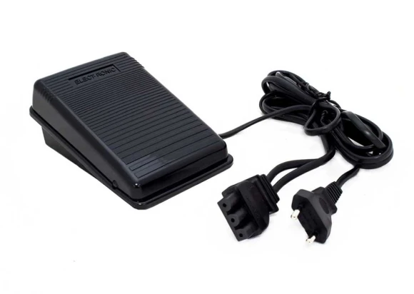 Швейная машина Singer STUDIO 12 белый