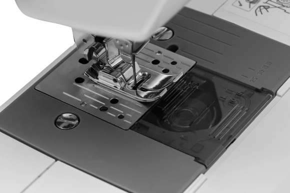 Швейная машина Brother RL425 белый/синий