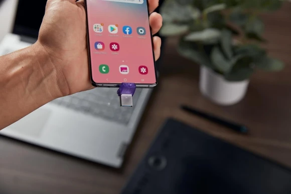 Флеш Диск Kingston 64Gb DataTraveler microDuo 3C DTDUO3CG3/64GB USB3.0 фиолетовый Флеш Диск Kingston 64Gb DataTraveler microDuo 3C DTDUO3CG3/64GB USB3.0 фиолетовый