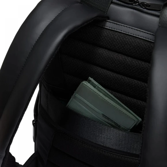 Рюкзак мужской Piquadro Corner 2.0 CA6465C2OW/N черный полиуретан/полиэстер